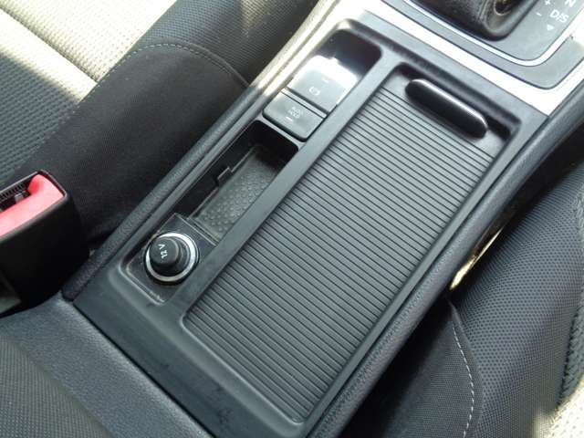 フォルクスワーゲン ゴルフ ＴＳＩ　コンフォートライン H27年 (中国) 99