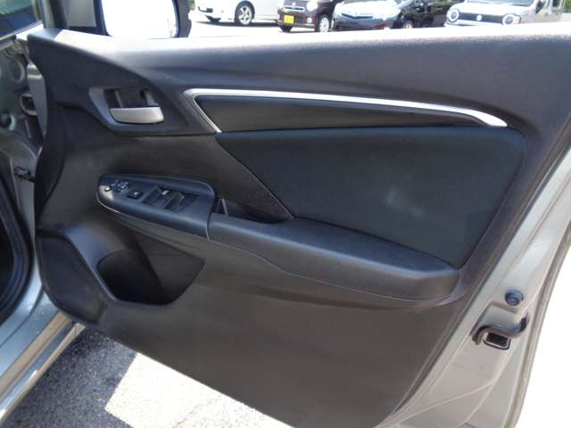 ホンダ フィット １．３ １３Ｇ Ｌパッケージ H26年 (中国) 99