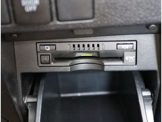 トヨタ ヴェルファイア ２．５ Ｚ Ａエディション ゴールデンアイズ H29年 (関東) 99