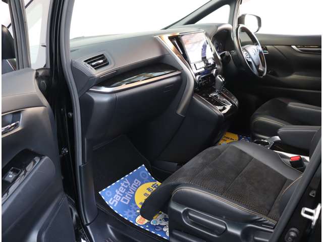 トヨタ ヴェルファイア ２．５ Ｚ Ａエディション ゴールデンアイズ H29年 (関東) 99