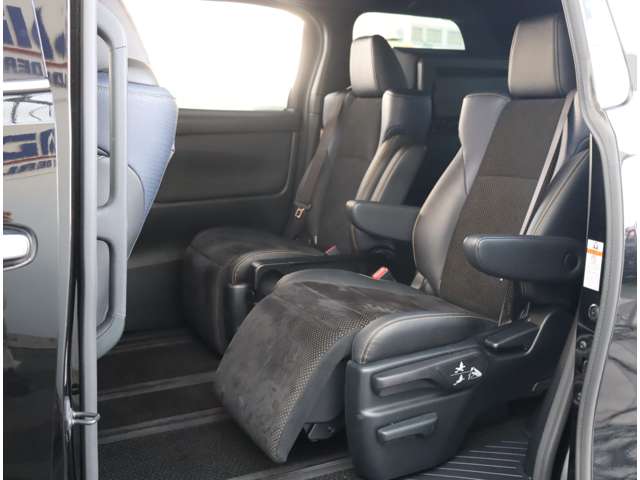 トヨタ ヴェルファイア ２．５ Ｚ Ａエディション ゴールデンアイズ H29年 (関東) 99