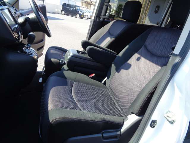 日産 セレナ ２．０ ハイウェイスター Ｓ－ＨＹＢＲＩＤ エアロモード H24年 (中国) 99