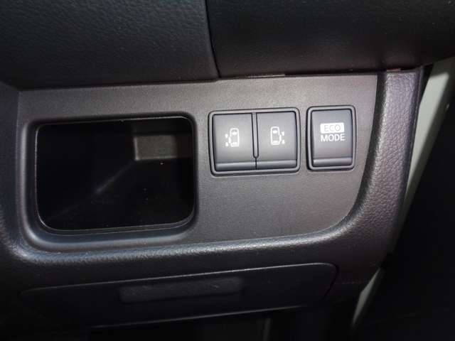 日産 セレナ ２．０ ハイウェイスター Ｓ－ＨＹＢＲＩＤ エアロモード H24年 (中国) 99