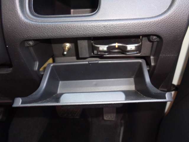 日産 セレナ ２．０ ハイウェイスター Ｓ－ＨＹＢＲＩＤ エアロモード H24年 (中国) 99