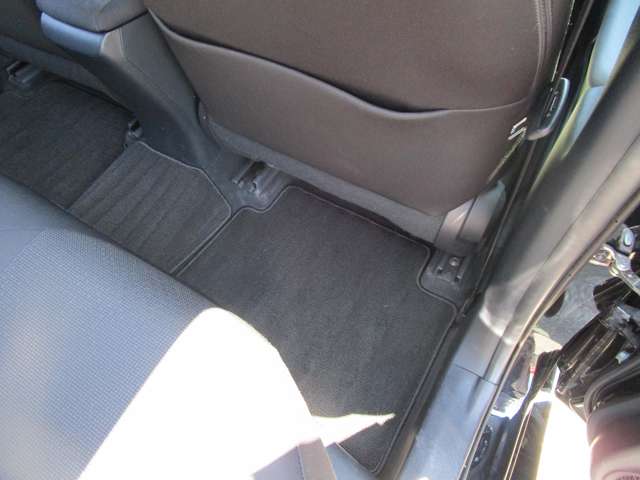 トヨタ プリウス １．８ Ｓ Ｅ－ＦＯＵＲ ４ＷＤ R1年 (中国) 99