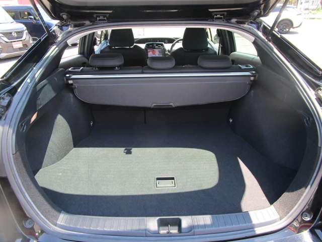 トヨタ プリウス １．８ Ｓ Ｅ－ＦＯＵＲ ４ＷＤ R1年 (中国) 99