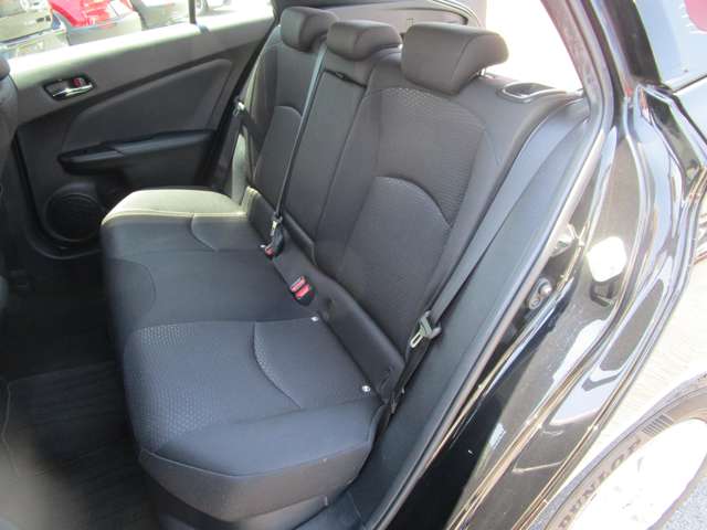 トヨタ プリウス １．８ Ｓ Ｅ－ＦＯＵＲ ４ＷＤ R1年 (中国) 99