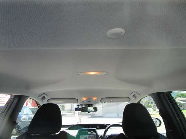 トヨタ プリウス １．８ Ｓ Ｅ－ＦＯＵＲ ４ＷＤ R1年 (中国) 99