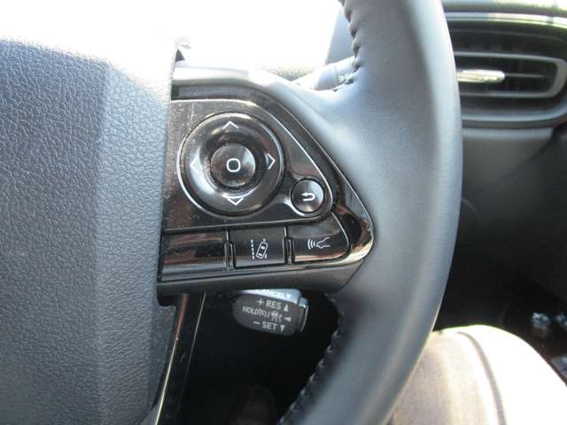 トヨタ プリウス １．８ Ｓ Ｅ－ＦＯＵＲ ４ＷＤ R1年 (中国) 99