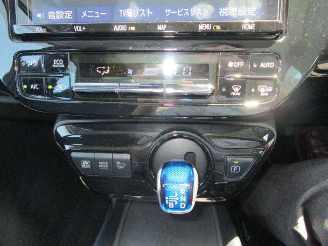 トヨタ プリウス １．８ Ｓ Ｅ－ＦＯＵＲ ４ＷＤ R1年 (中国) 99