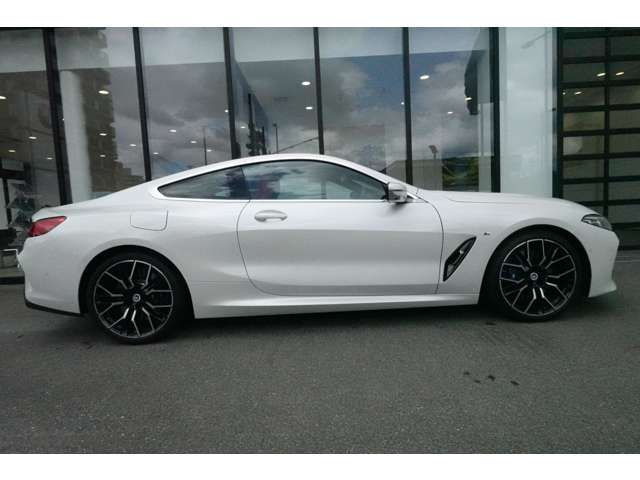ＢＭＷ ８シリーズ ８４０ｉ　エクスクルーシブ　Ｍスポーツ R5年 (近畿) 99
