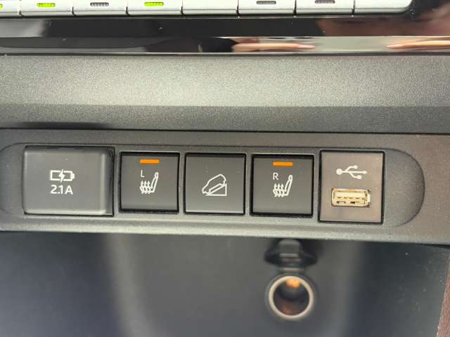 トヨタ ヤリスクロス　ハイブリッド １．５ ハイブリッド Ｚ Ｅ－ＦＯＵＲ ４ＷＤ R3年 (東北) 99