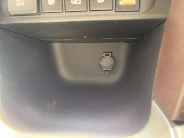 トヨタ ヤリスクロス　ハイブリッド １．５ ハイブリッド Ｚ Ｅ－ＦＯＵＲ ４ＷＤ R3年 (東北) 99