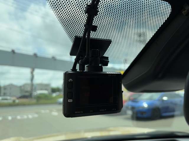 トヨタ ヤリスクロス　ハイブリッド １．５ ハイブリッド Ｚ Ｅ－ＦＯＵＲ ４ＷＤ R3年 (東北) 99