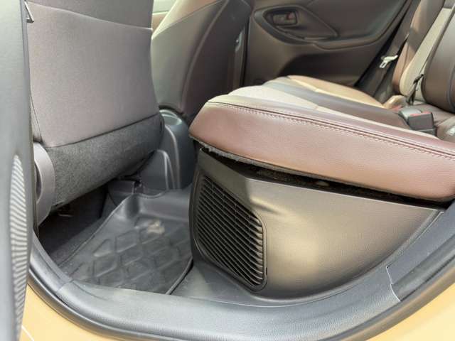 トヨタ ヤリスクロス　ハイブリッド １．５ ハイブリッド Ｚ Ｅ－ＦＯＵＲ ４ＷＤ R3年 (東北) 99