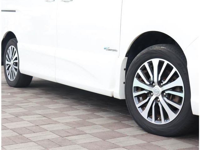 日産 セレナ ２．０ ハイウェイスター Ｖセレクション＋ＳＡＦＥＴＹ Ｓ－ＨＹＢＲＩＤ アドバンストセーフティ ＰＫＧ H27年 (関東) 99