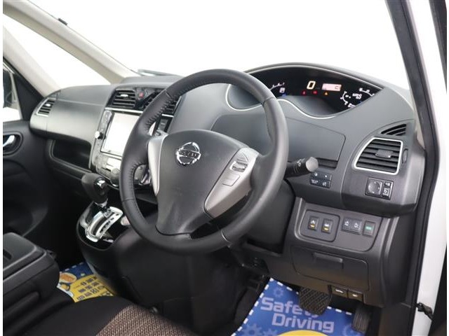 日産 セレナ ２．０ ハイウェイスター Ｖセレクション＋ＳＡＦＥＴＹ Ｓ－ＨＹＢＲＩＤ アドバンストセーフティ ＰＫＧ H27年 (関東) 99