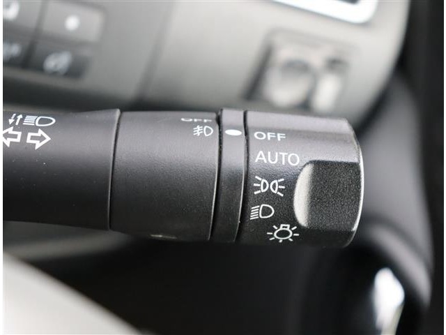 日産 セレナ ２．０ ハイウェイスター Ｖセレクション＋ＳＡＦＥＴＹ Ｓ－ＨＹＢＲＩＤ アドバンストセーフティ ＰＫＧ H27年 (関東) 99