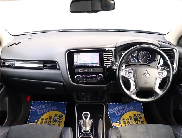 三菱 アウトランダーＰＨＥＶ ２．０ Ｇ セーフティパッケージ ４ＷＤ H28年 (関東) 99