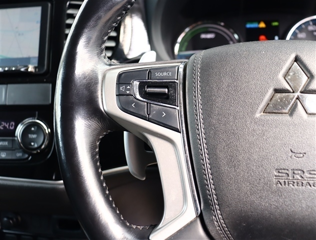 三菱 アウトランダーＰＨＥＶ ２．０ Ｇ セーフティパッケージ ４ＷＤ H28年 (関東) 99