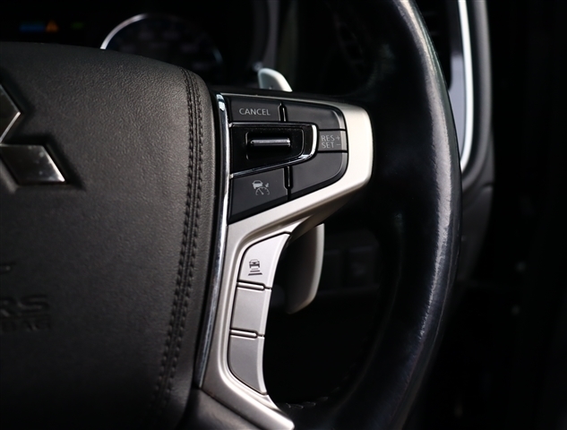 三菱 アウトランダーＰＨＥＶ ２．０ Ｇ セーフティパッケージ ４ＷＤ H28年 (関東) 99