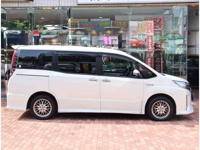 トヨタ ノア １．８ ハイブリッド ＳＩ ＷＸＢＩＩ R1年 (関東) 99