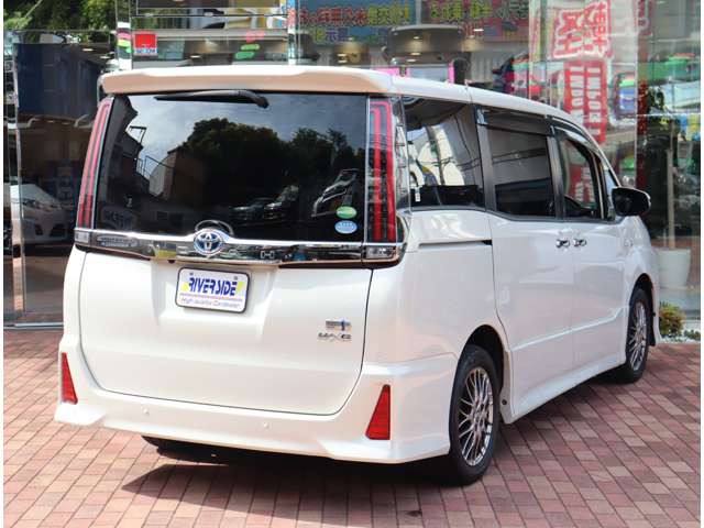 トヨタ ノア １．８ ハイブリッド ＳＩ ＷＸＢＩＩ R1年 (関東) 99