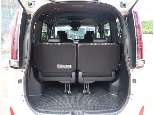 トヨタ ノア １．８ ハイブリッド ＳＩ ＷＸＢＩＩ R1年 (関東) 99