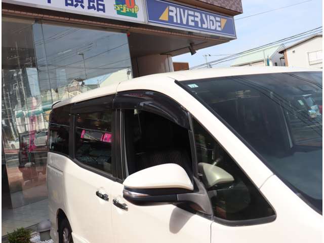 トヨタ ノア １．８ ハイブリッド ＳＩ ＷＸＢＩＩ R1年 (関東) 99