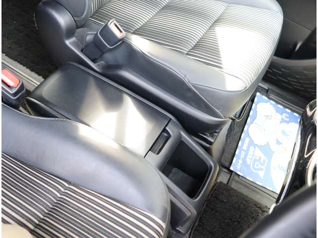 トヨタ ノア １．８ ハイブリッド ＳＩ ＷＸＢＩＩ R1年 (関東) 99