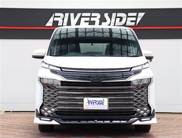 トヨタ ヴォクシー １．８ ハイブリッド Ｓ－Ｚ Ｅ－ＦＯＵＲ ４ＷＤ R4年 (関東) 99
