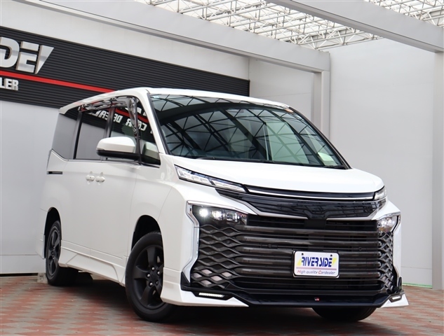 トヨタ ヴォクシー １．８ ハイブリッド Ｓ－Ｚ Ｅ－ＦＯＵＲ ４ＷＤ R4年 (関東) 99
