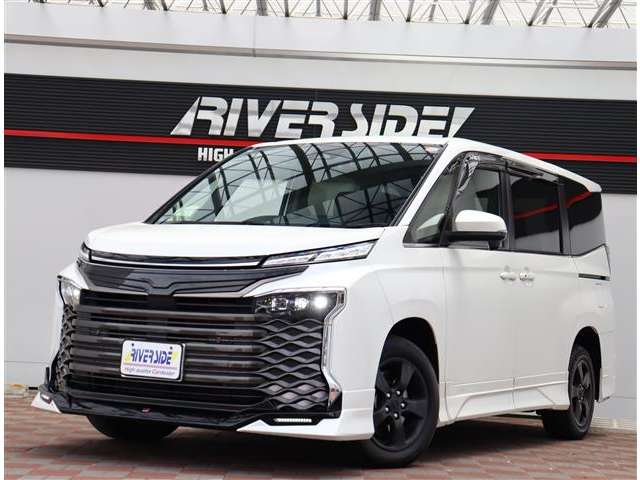 トヨタ ヴォクシー １．８ ハイブリッド Ｓ－Ｚ Ｅ－ＦＯＵＲ ４ＷＤ R4年 (関東) 99