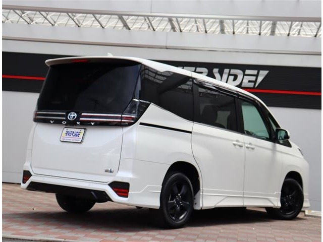 トヨタ ヴォクシー １．８ ハイブリッド Ｓ－Ｚ Ｅ－ＦＯＵＲ ４ＷＤ R4年 (関東) 99