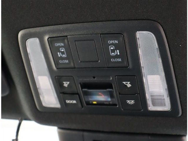 トヨタ ヴォクシー １．８ ハイブリッド Ｓ－Ｚ Ｅ－ＦＯＵＲ ４ＷＤ R4年 (関東) 99