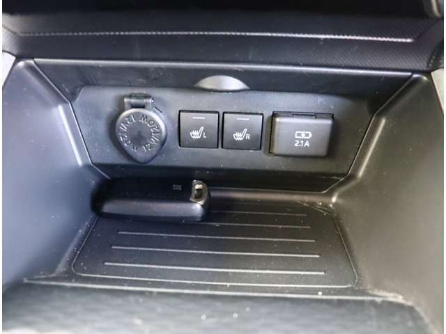 トヨタ ライズ　ハイブリッド ハイブリッド １．２ Ｚ R4年 (関東) 99