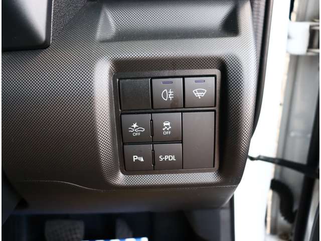 トヨタ ライズ　ハイブリッド ハイブリッド １．２ Ｚ R4年 (関東) 99