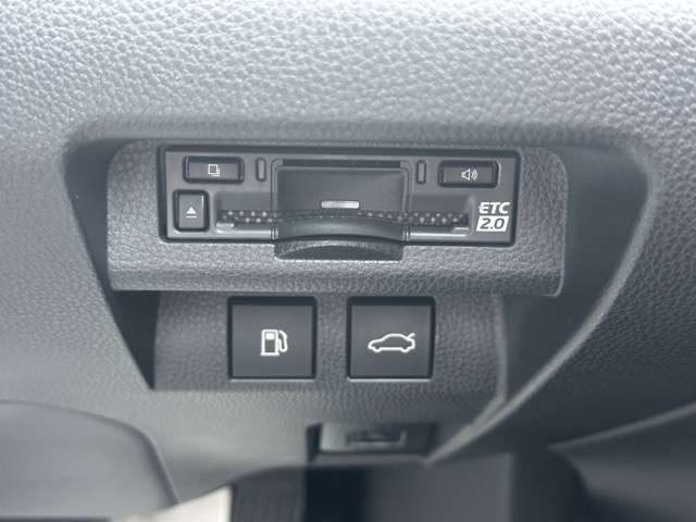 トヨタ クラウン　クロスオーバー　ハイブリッド ２．４ ＲＳ アドバンスト Ｅ－ＦＯＵＲ ＡＤＶＡＮＣＥＤ ４ＷＤ R4年 (東海) 99