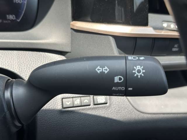 トヨタ クラウン　クロスオーバー　ハイブリッド ２．４ ＲＳ アドバンスト Ｅ－ＦＯＵＲ ＡＤＶＡＮＣＥＤ ４ＷＤ R4年 (東海) 99