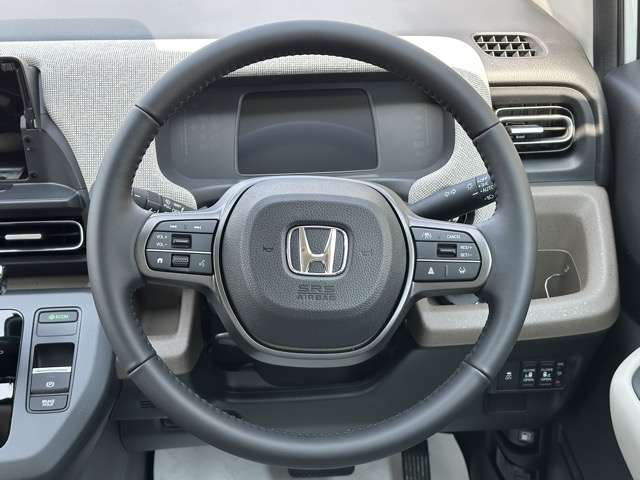 ホンダ フリード　ハイブリッド １．５ Ｅ：ＨＥＶ エアー ＥＸ R7年 (東海) 99