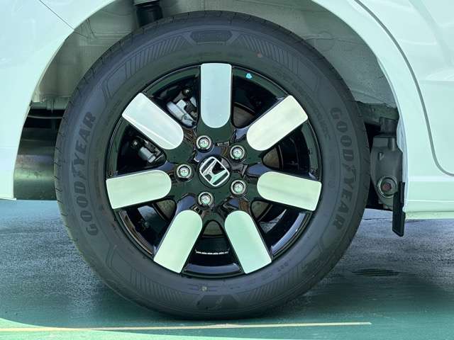 ホンダ フリード　ハイブリッド １．５ Ｅ：ＨＥＶ エアー ＥＸ R7年 (東海) 99