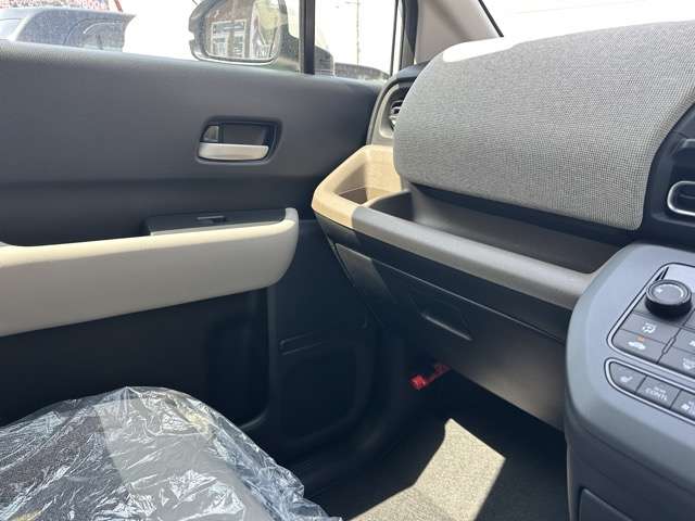 ホンダ フリード　ハイブリッド １．５ Ｅ：ＨＥＶ エアー ＥＸ R7年 (東海) 99