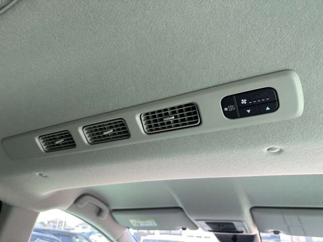 ホンダ フリード　ハイブリッド １．５ Ｅ：ＨＥＶ エアー ＥＸ R7年 (東海) 99