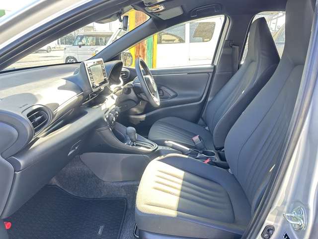 トヨタ ヤリス １．０ Ｘ R4年 (東海) 99