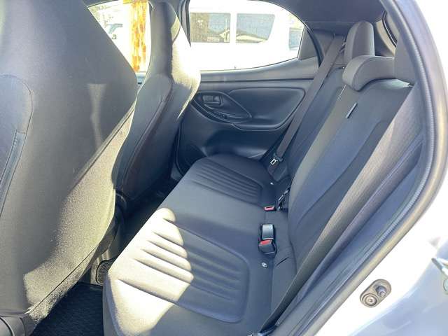 トヨタ ヤリス １．０ Ｘ R4年 (東海) 99