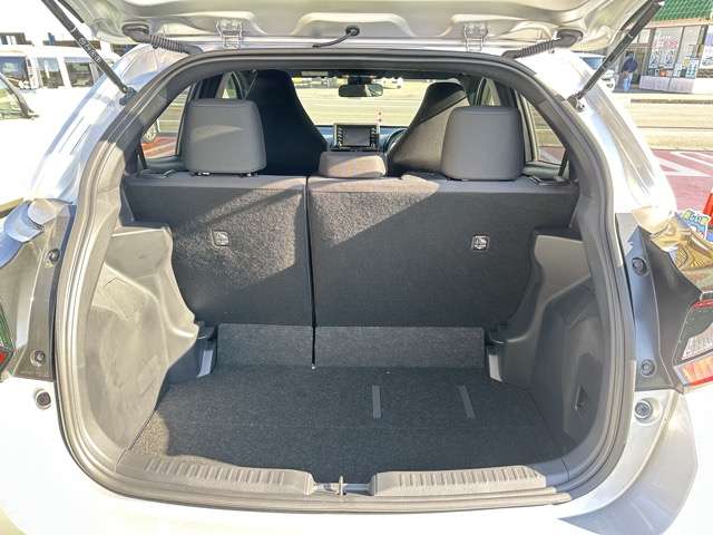 トヨタ ヤリス １．０ Ｘ R4年 (東海) 99