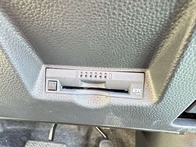 トヨタ ヤリス １．０ Ｘ R4年 (東海) 99