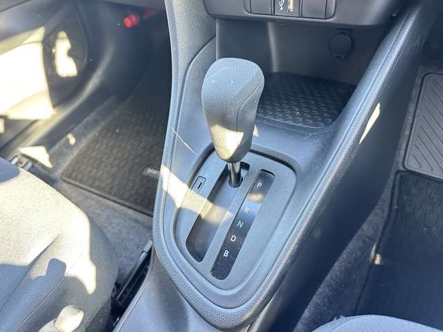 トヨタ ヤリス １．０ Ｘ R4年 (東海) 99