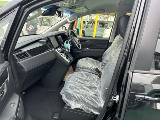 三菱 デリカ　Ｄ：５ ２．２ シャモニー 電動サイドステップ非装着車 ディーゼルターボ ４ＷＤ R6年 (東海) 99