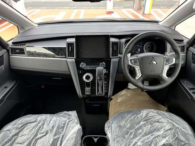 三菱 デリカ　Ｄ：５ ２．２ シャモニー 電動サイドステップ非装着車 ディーゼルターボ ４ＷＤ R6年 (東海) 99